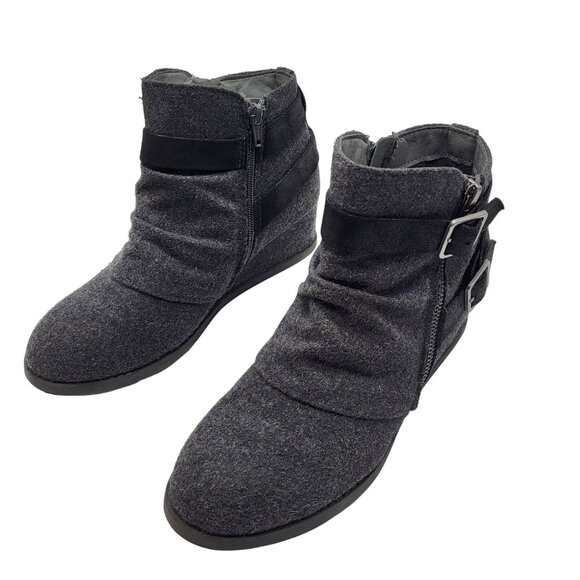 SO Garlic Grey Hidden Wedge Ankle Booties Boots Ruched Buckle Side Zip Womens 9M - Picture 6 of 10